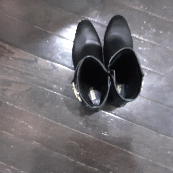 Michael Kors Ankle Boots - Picture 3 of 4